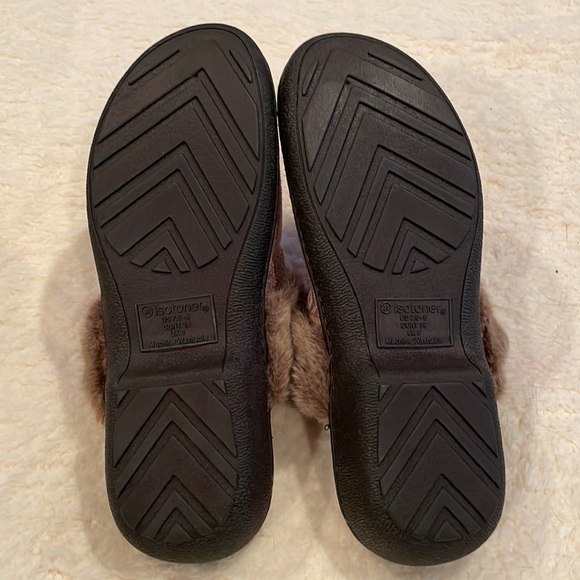 Isotoner Slippers Faux Fur Slip On Slippers Size 7.5-8 - Picture 5 of 9